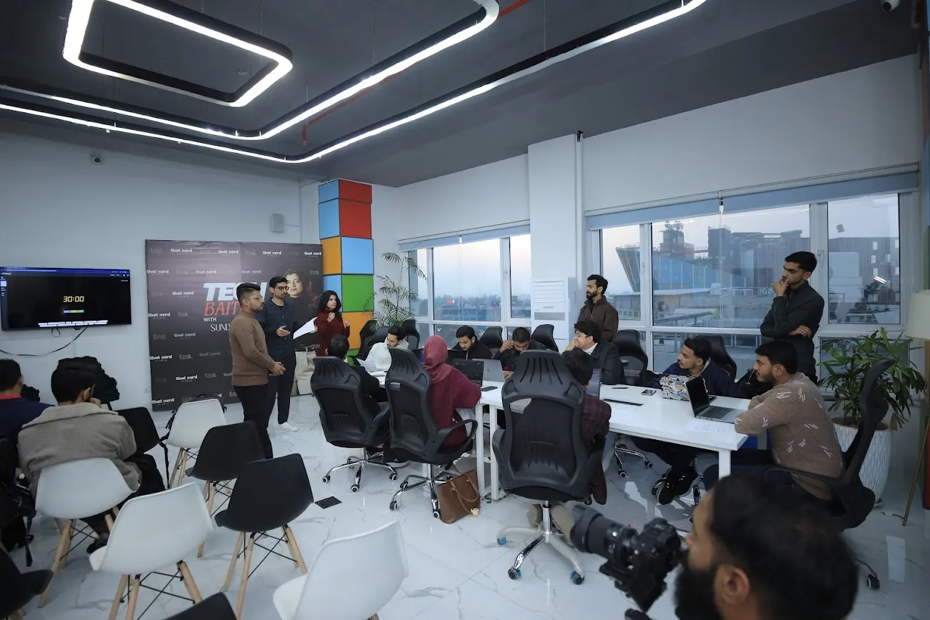 1OtPkXMF8LIcXqPjHGA5svApGq4lEoNre=w1447-h868-iv1